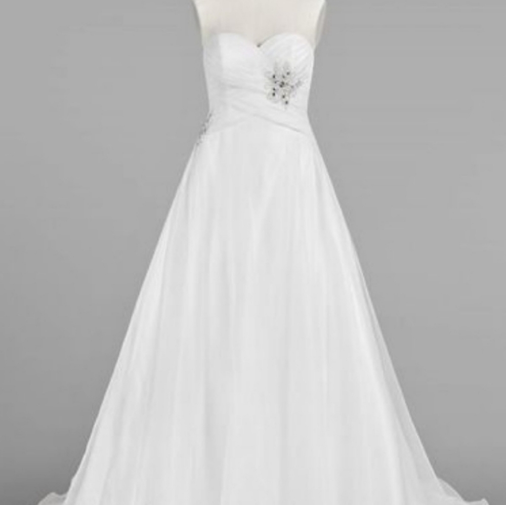 Stunning NWT Wedding Gown